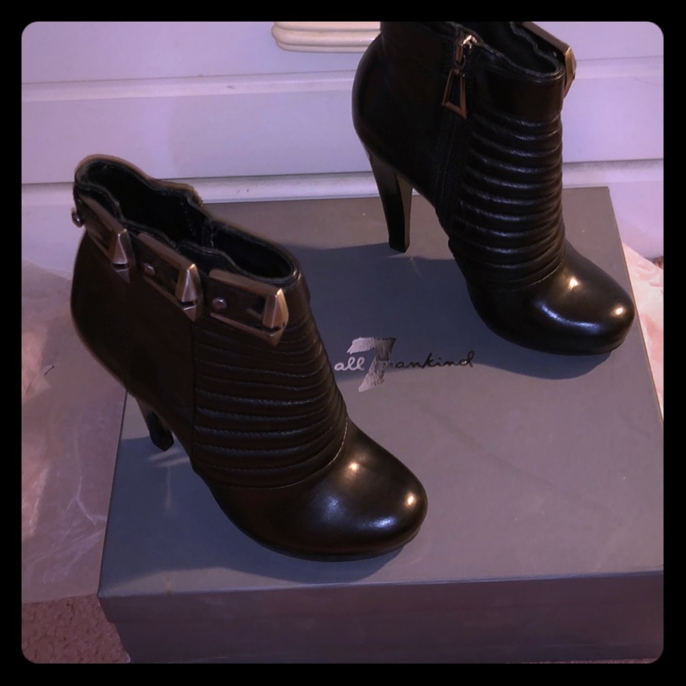 NWT Women’s Booties